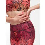Fitnesz leggings egzotikus levelekkel
