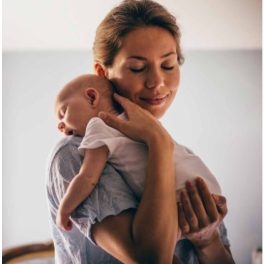 Szülés utáni erősítő torna gyógytornásszal
